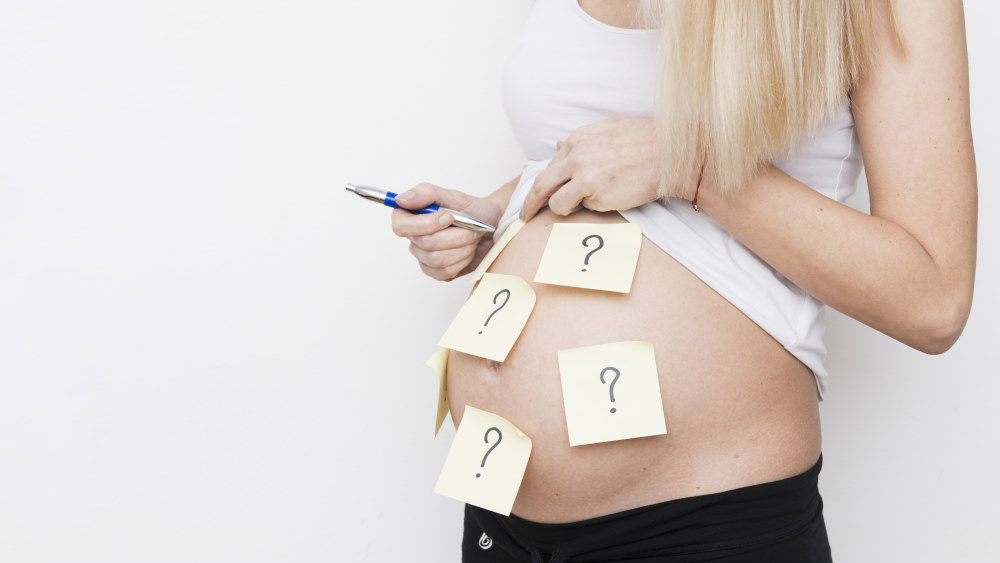 Pregnant woman full of questions